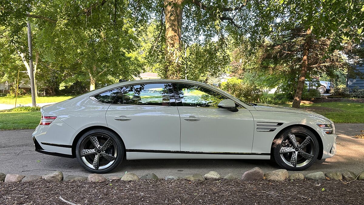 2025 Genesis G80 Sedan 3.5T Sport Prestige AWD midsize luxury sedan