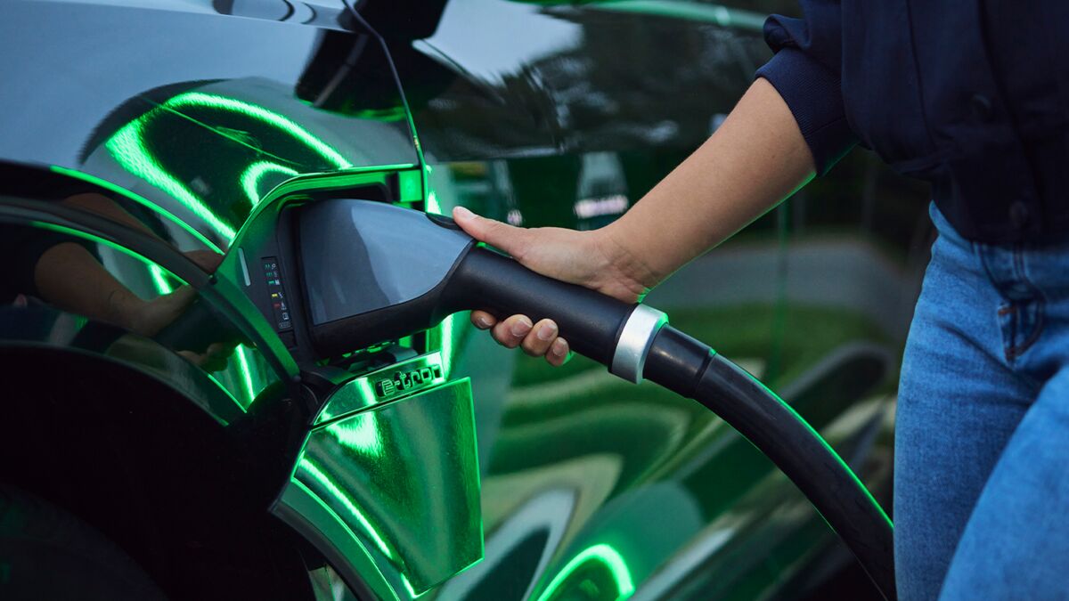 How Much Does It Cost to Charge an Electric Car?