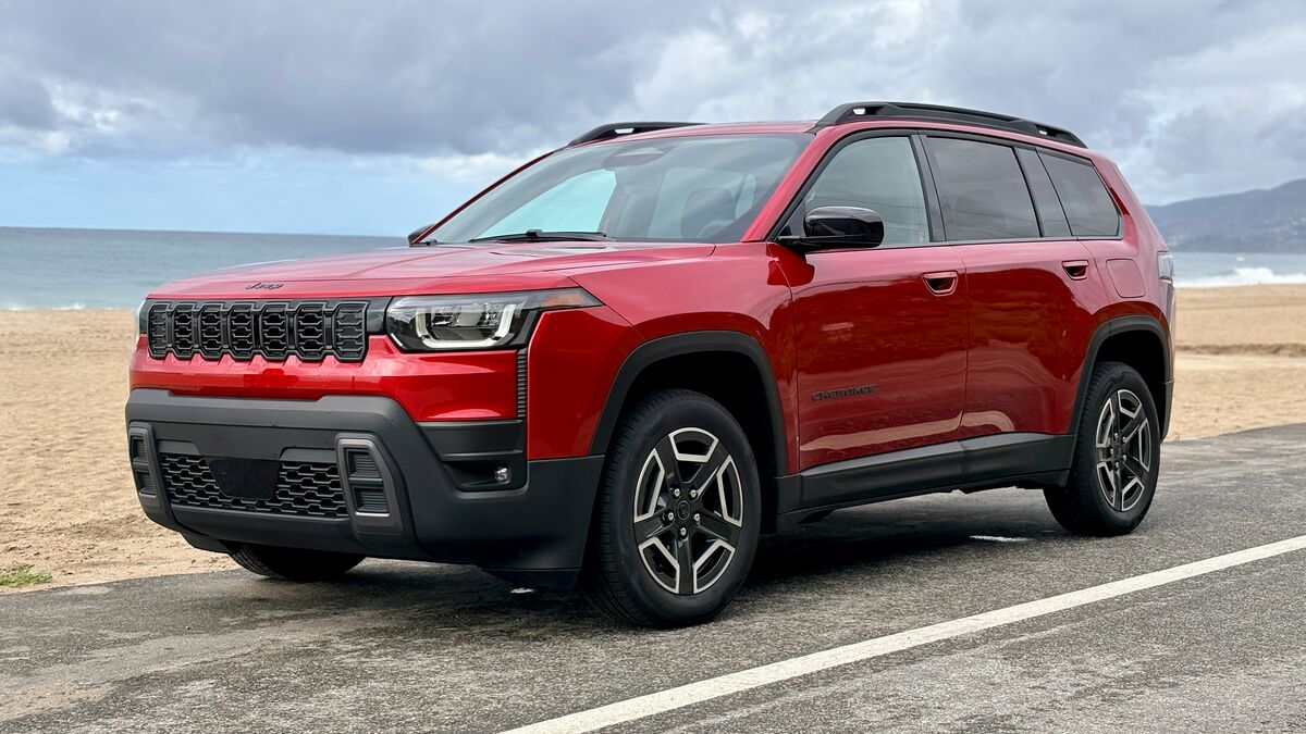 Jeep Cherokee Production Reportedly Paused Over Legal Dispute