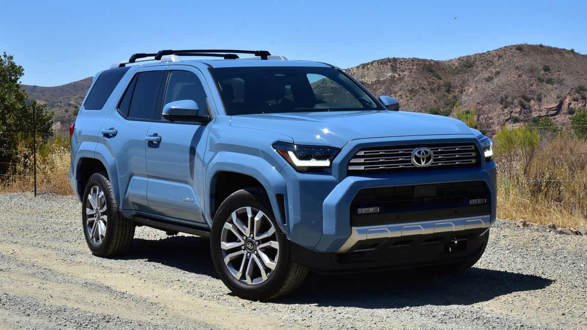 https://dam.coxautoinc.com/asset/29129997-1e42-4b31-81ec-95ce1b6fbc3e/OG/2025-toyota-4runner-limited-front-3qtr.jpg