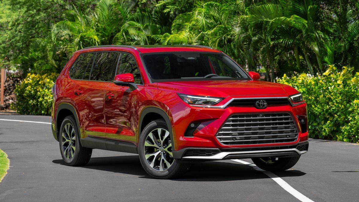 https://dam.coxautoinc.com/asset/3fc8f750-f3ae-4287-b3e2-0256fef02675/OG/2025-toyota-grand-highlander-red-front-right-3qtr.jpg