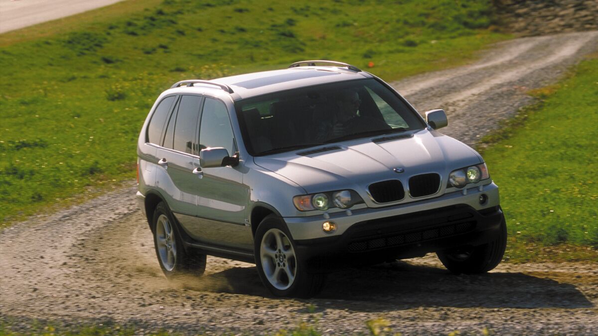 The 2000 BMW X5 seen from a front quarter angle