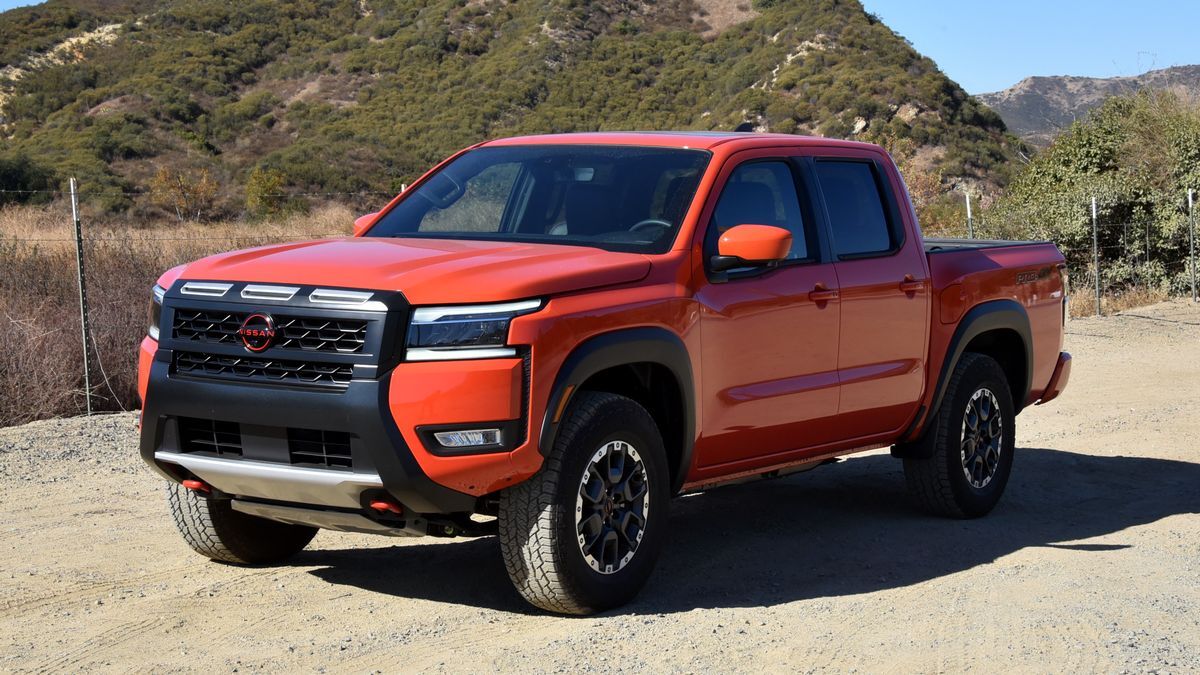 2025 Nissan Frontier vs. 2025 GMC Canyon Comparison 2025 Nissan Frontier vs. 2025 GMC Canyon Comparison