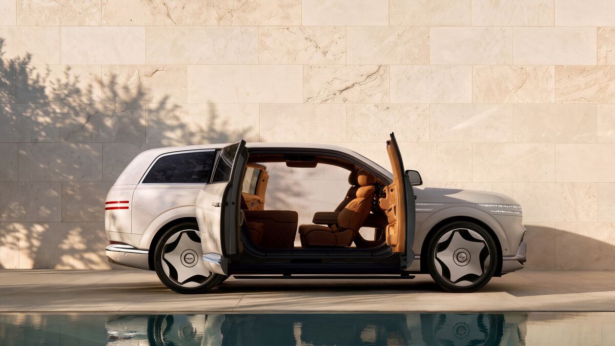 2027 Genesis GV90 Debuts With Loads of Opulent Features
