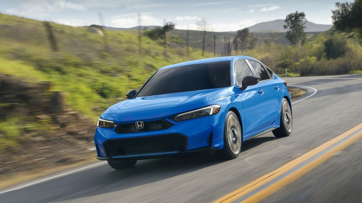 2025-honda-civic-hatchback-3qtr