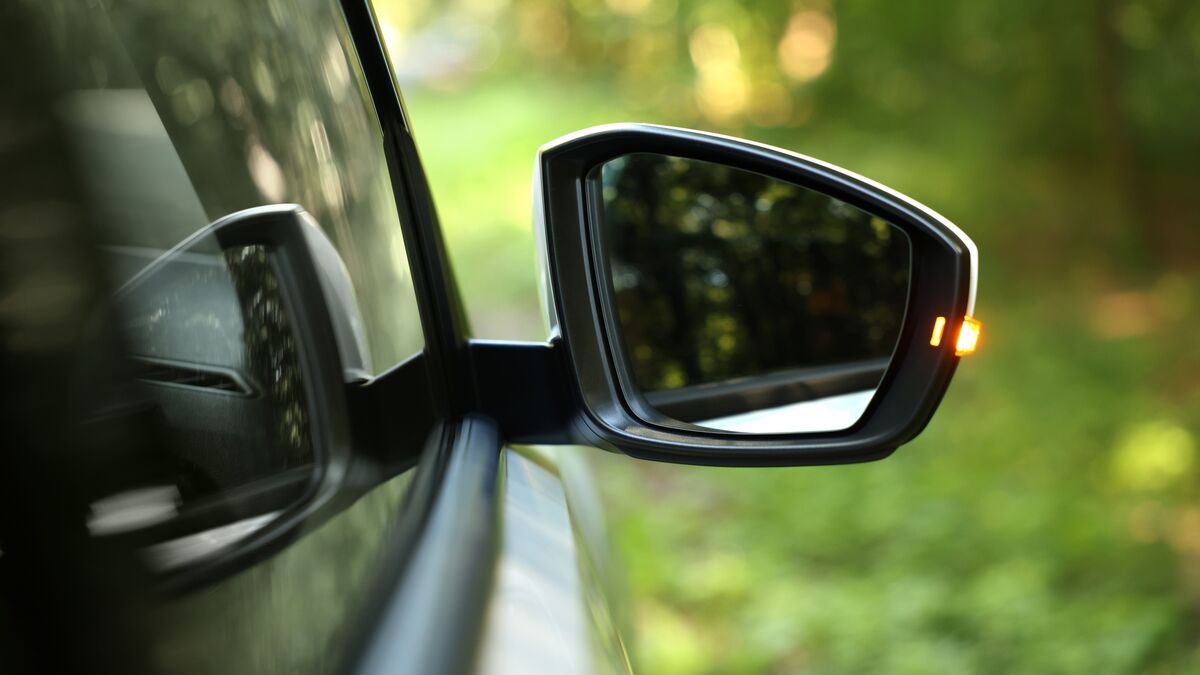 Outboard Mirrors With Integrated Turn Signals