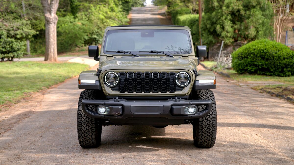 The 2025 Jeep Wrangler 4xe seen from head on