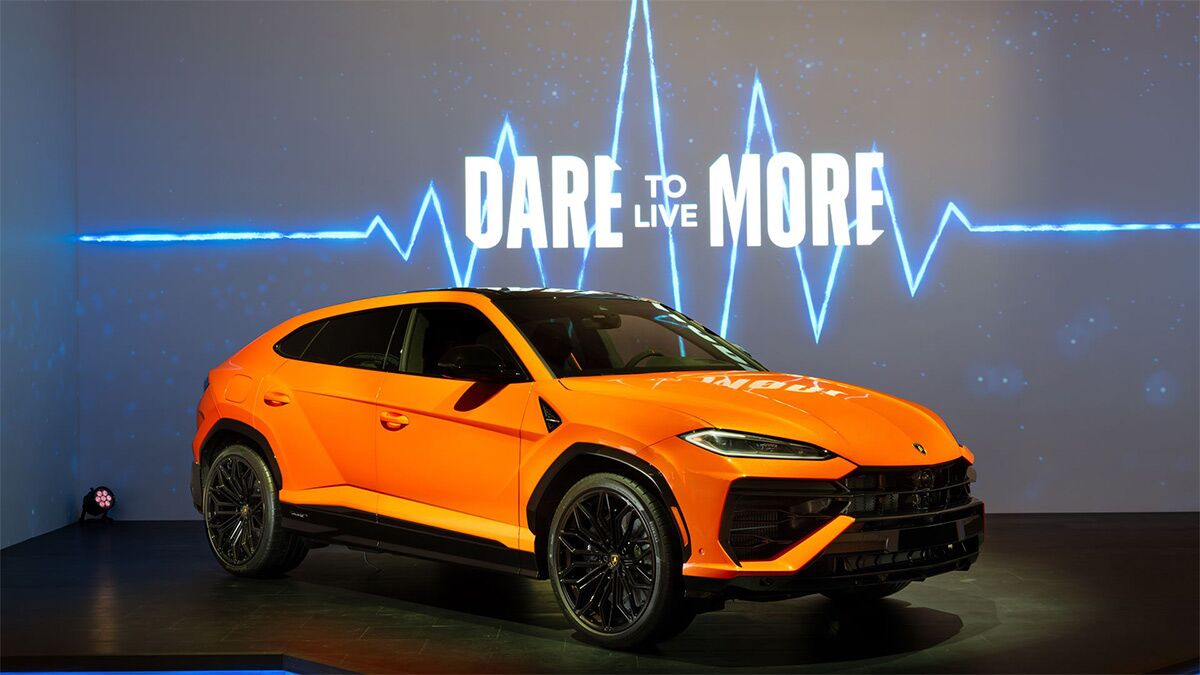 2025 Lamborghini Urus SE parked in a studio.