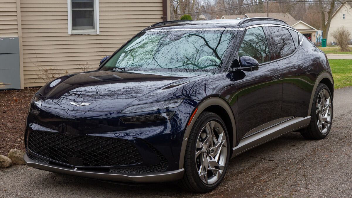 Safest New SUVs and Minivans of 2025