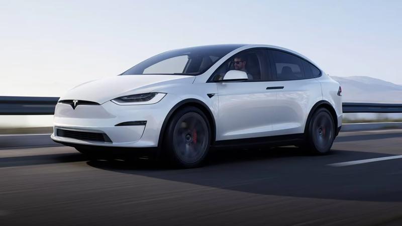2023-tesla-model-x-left-side