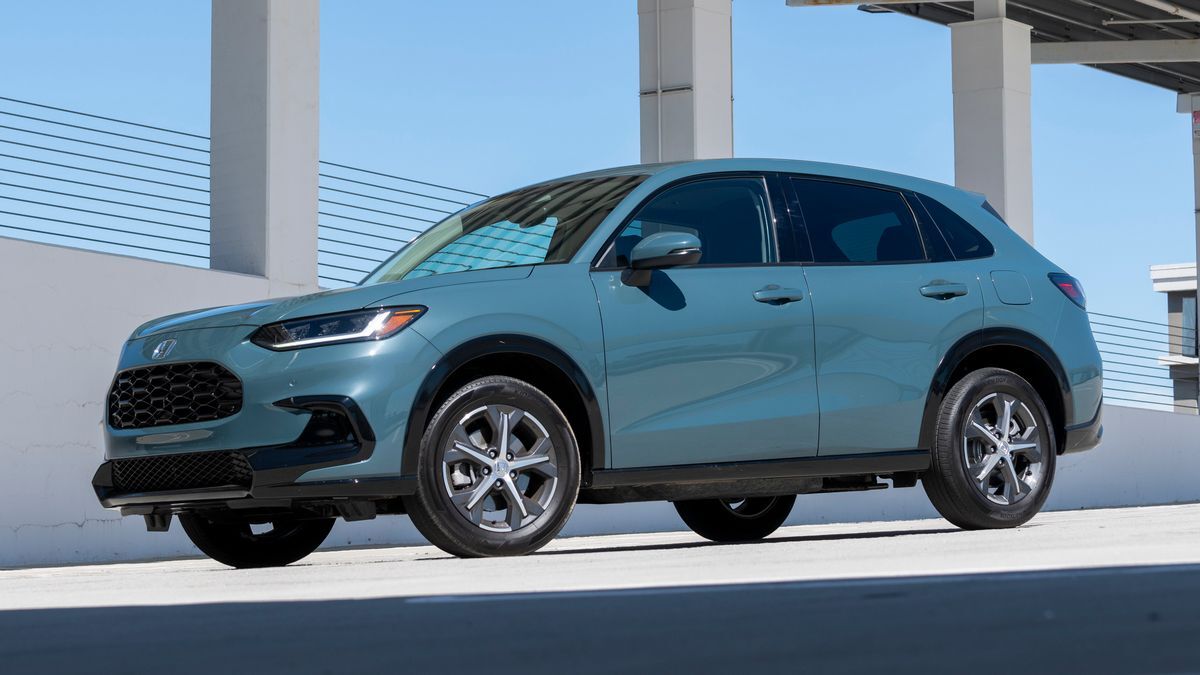 2025-honda-hr-v-front-left-profile.jpg