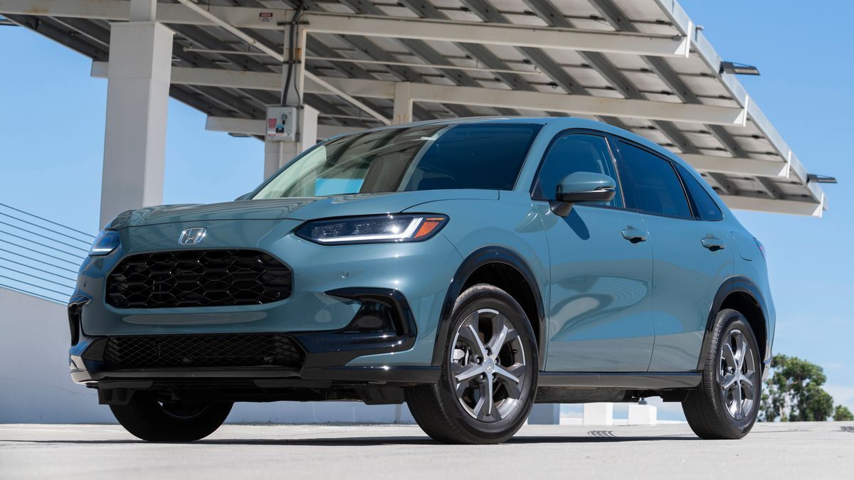 2025 Honda HR-V vs. 2025 Volkswagen Taos Comparability