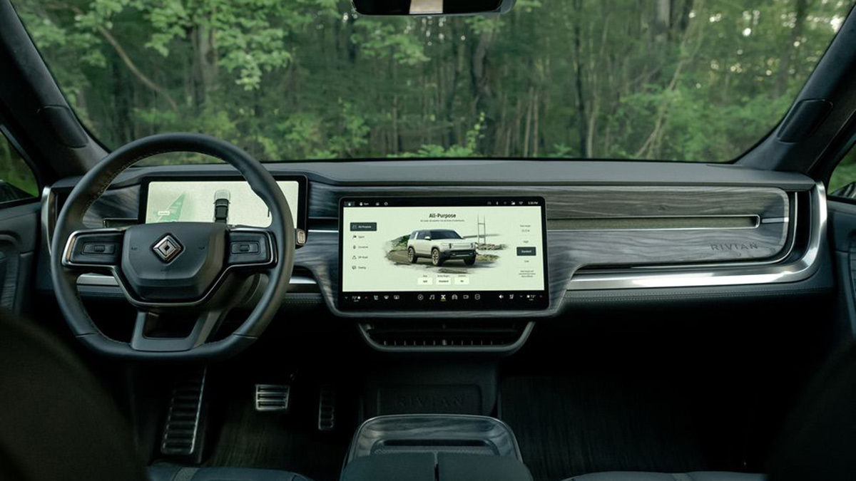 The interior of the 2025 Rivian R1S