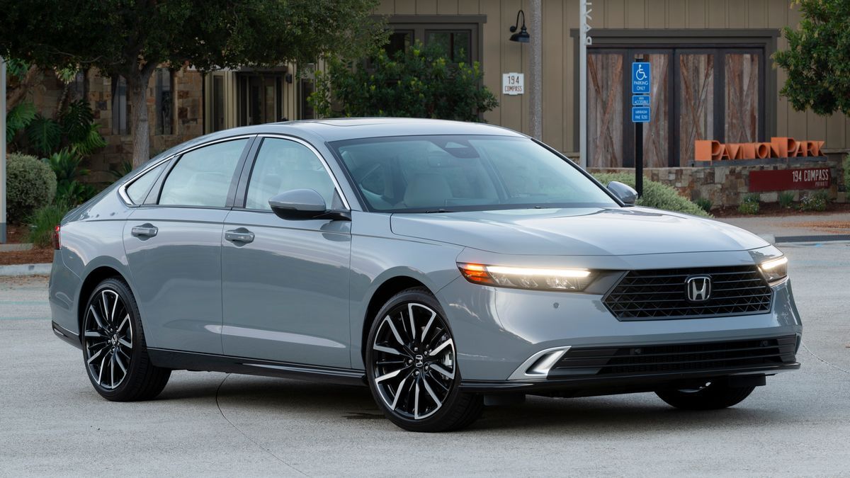 2025 Honda Accord vs. 2025 Kia K5 Comparability 2025 Honda Accord vs. 2025 Kia K5 Comparability