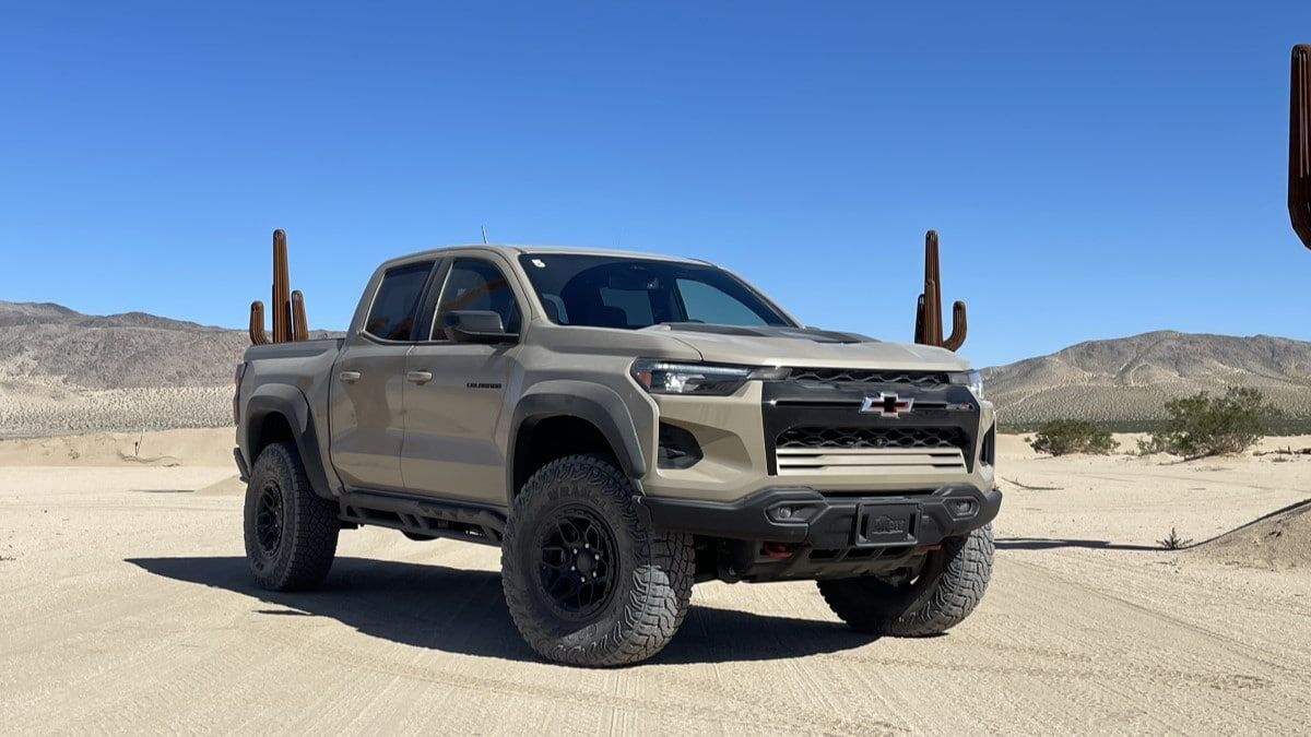 2025-chevrolet-colorado-zr2-bison-front-quarter.jpg