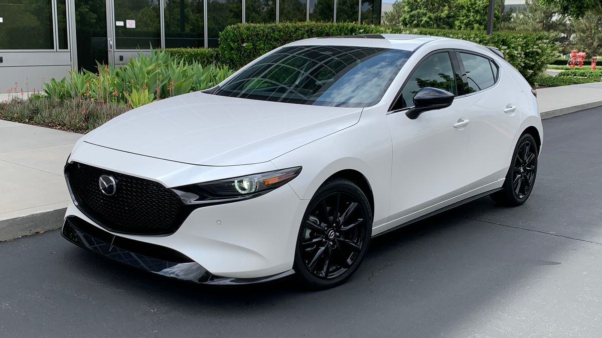 2025-mazda3-hatch-front-3qtr.jpg