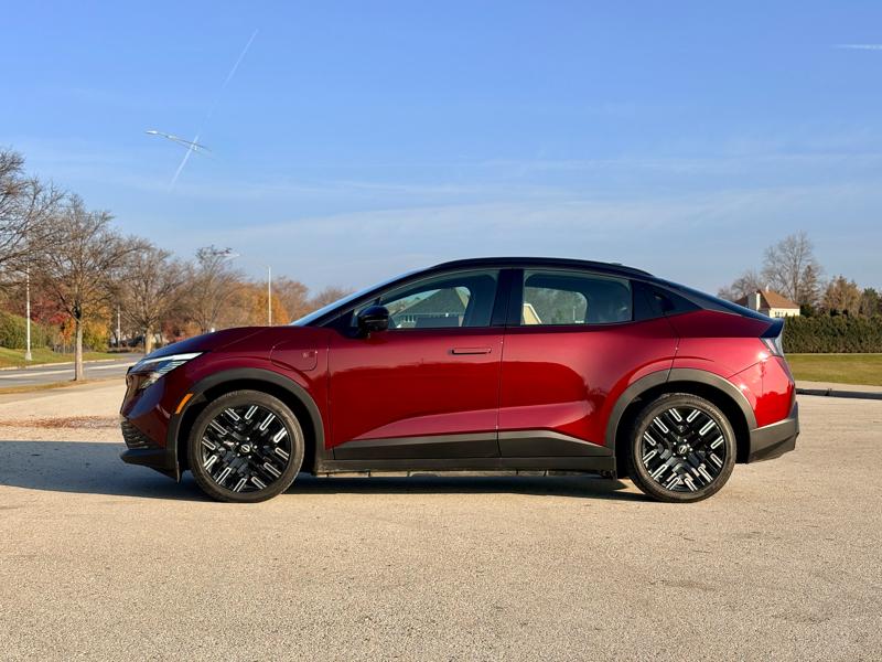 2026 Nissan Leaf side profile photo