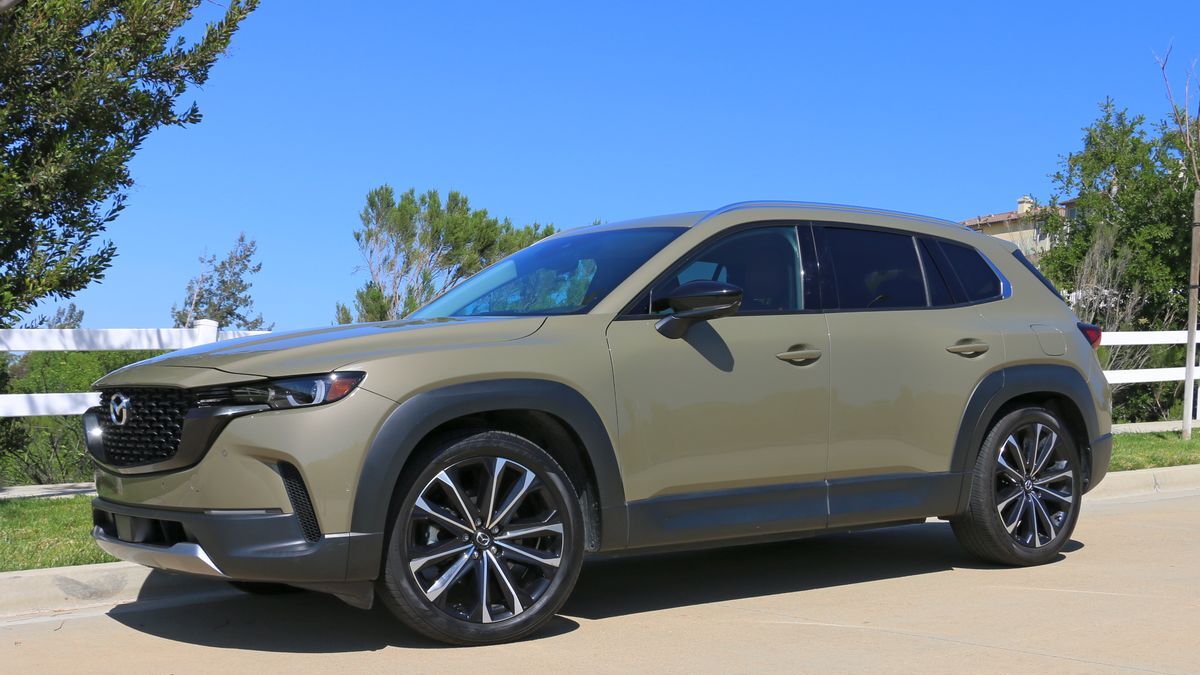 2025-mazda-cx-50-front-left-3qtr-4x3-1.jpg