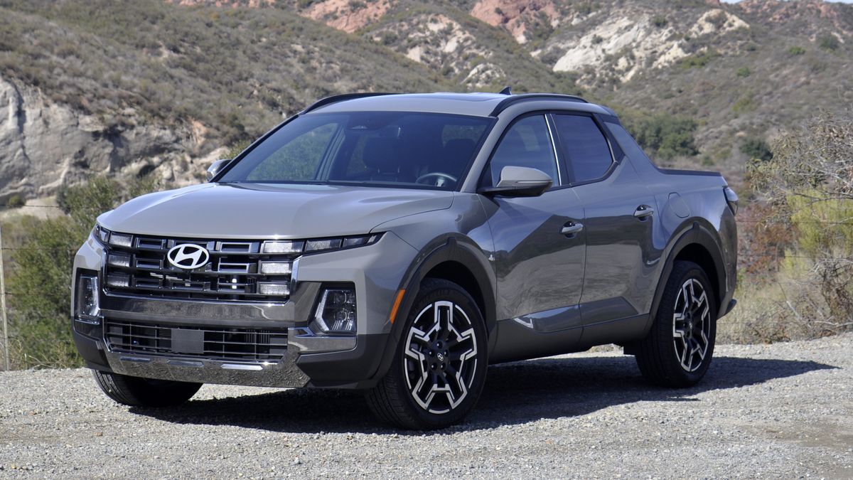 2025 Hyundai Santa Cruz Limited in the desert.