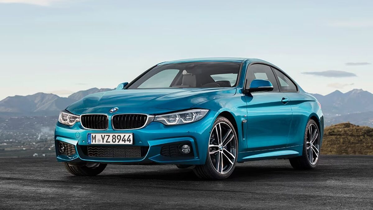 2018 BMW 4 Series in turqoise.