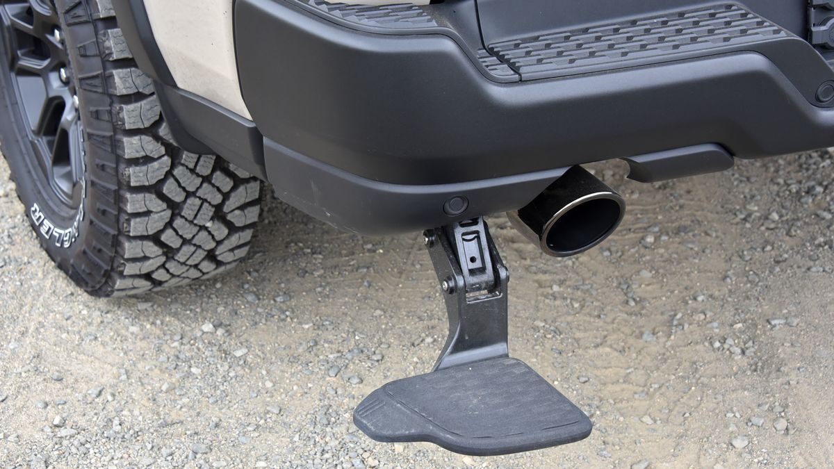 2025 Ram 1500 Rebel X extended bumper step.