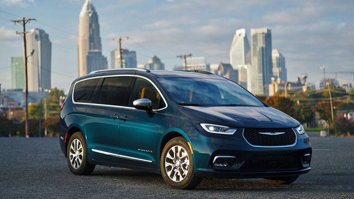 2025 Chrysler Pacifica Hybrid in blue.