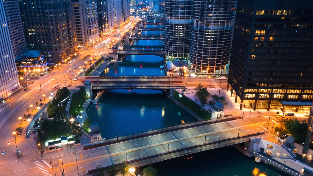 Chicago traffic at night