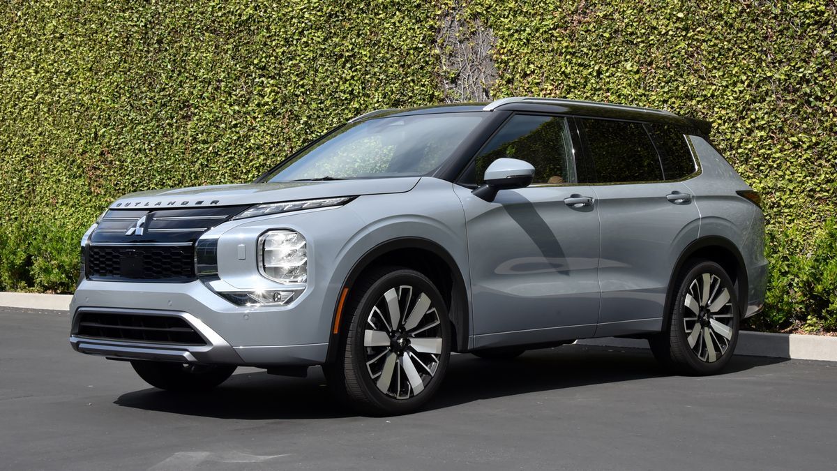 2025 Mitsubishi Outlander vs. 2025 Volkswagen Tiguan Comparability 2025 Mitsubishi Outlander vs. 2025 Volkswagen Tiguan Comparability